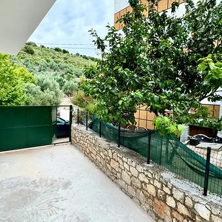 Lindos Comfy Appartamento Sarandë